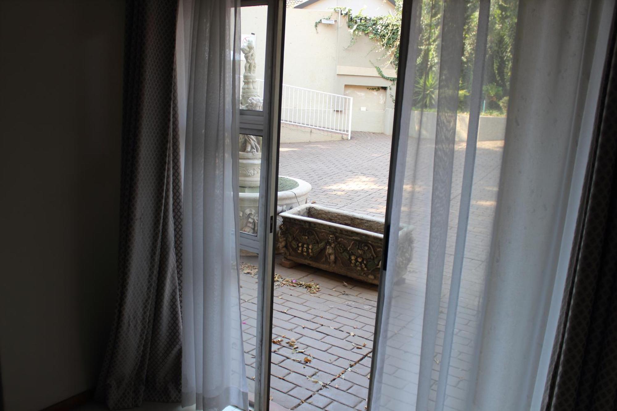 Purple Olive Guest House Pretoria-Noord Extérieur photo