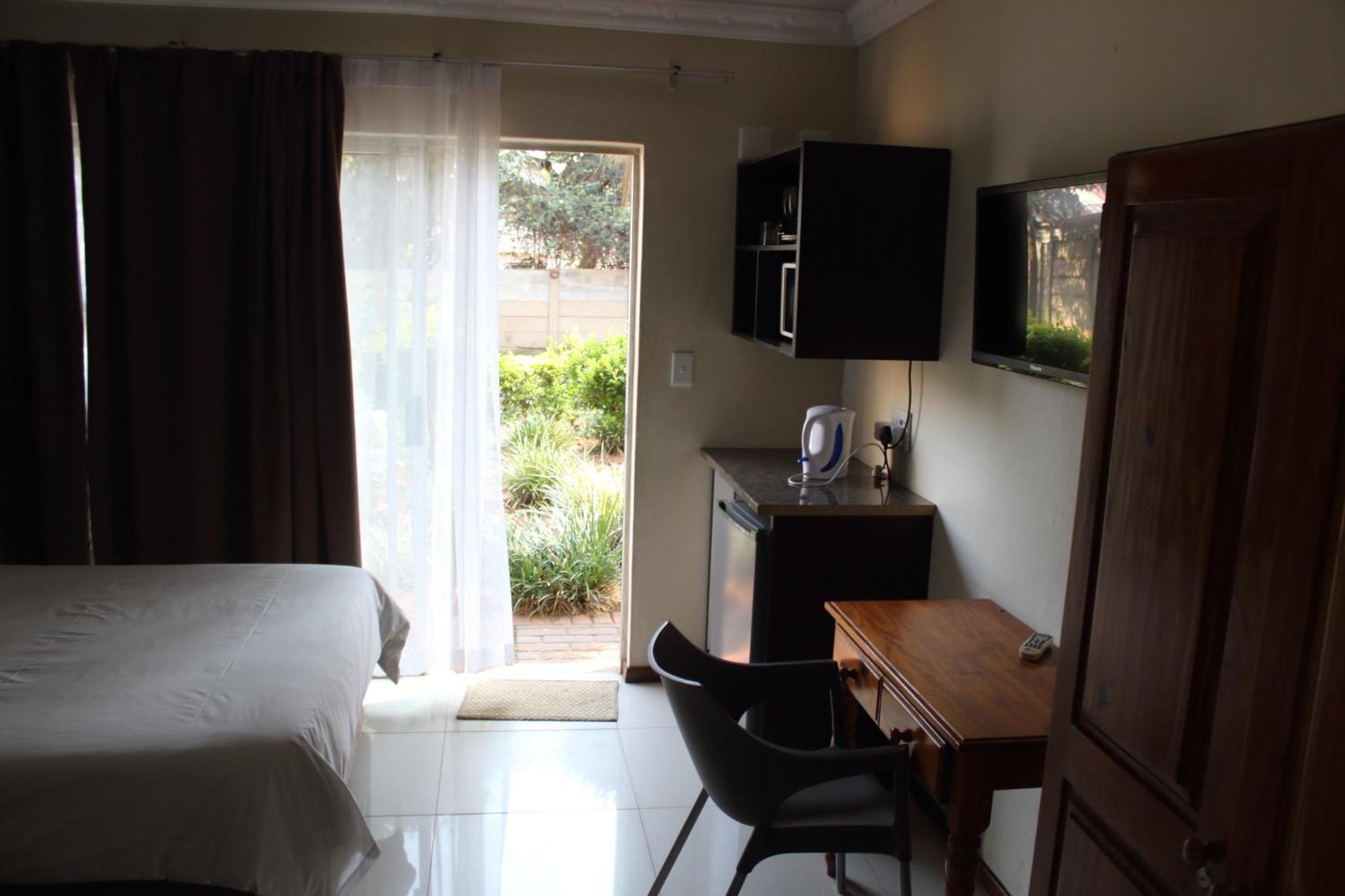 Purple Olive Guest House Pretoria-Noord Extérieur photo