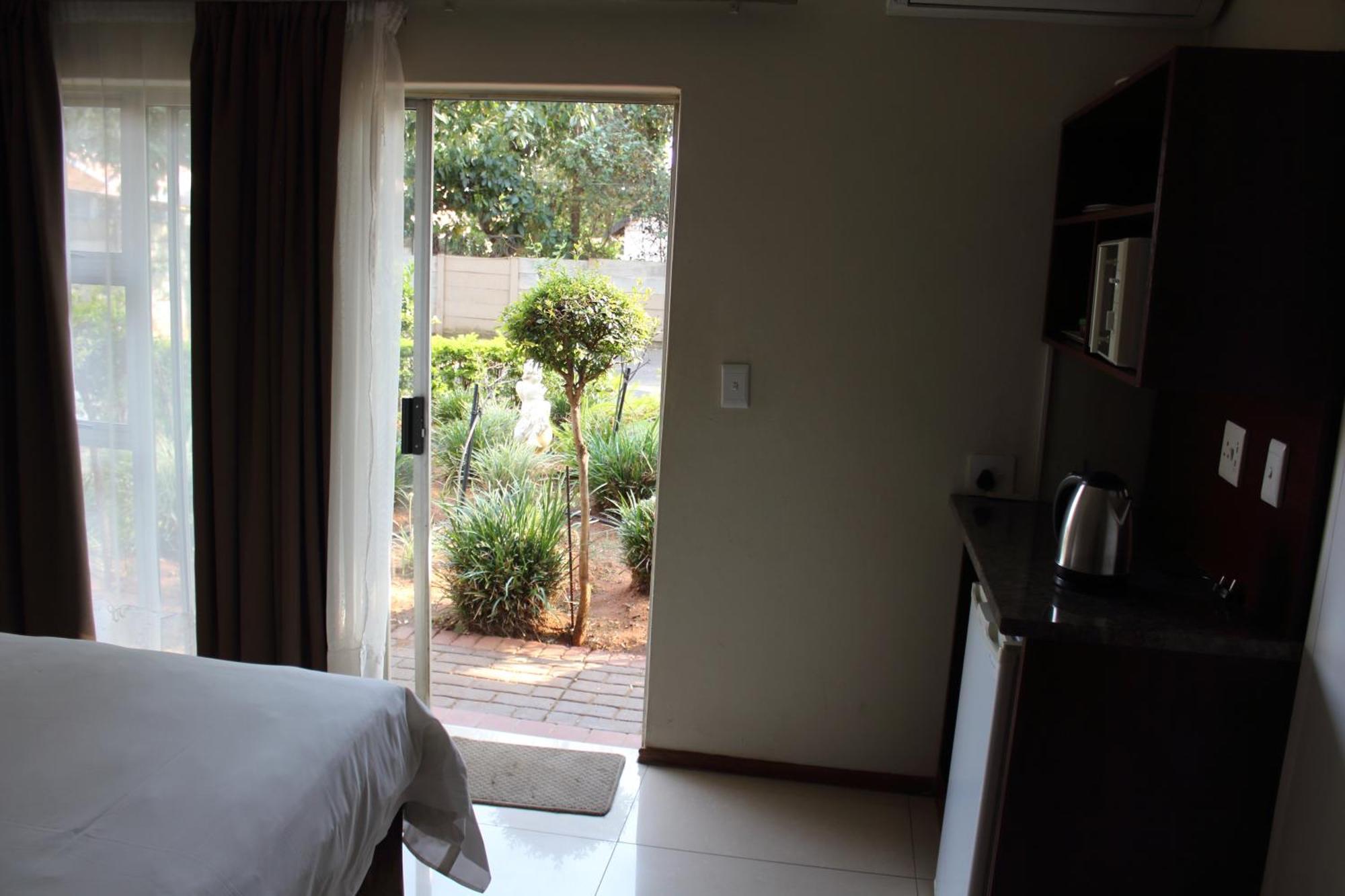 Purple Olive Guest House Pretoria-Noord Extérieur photo