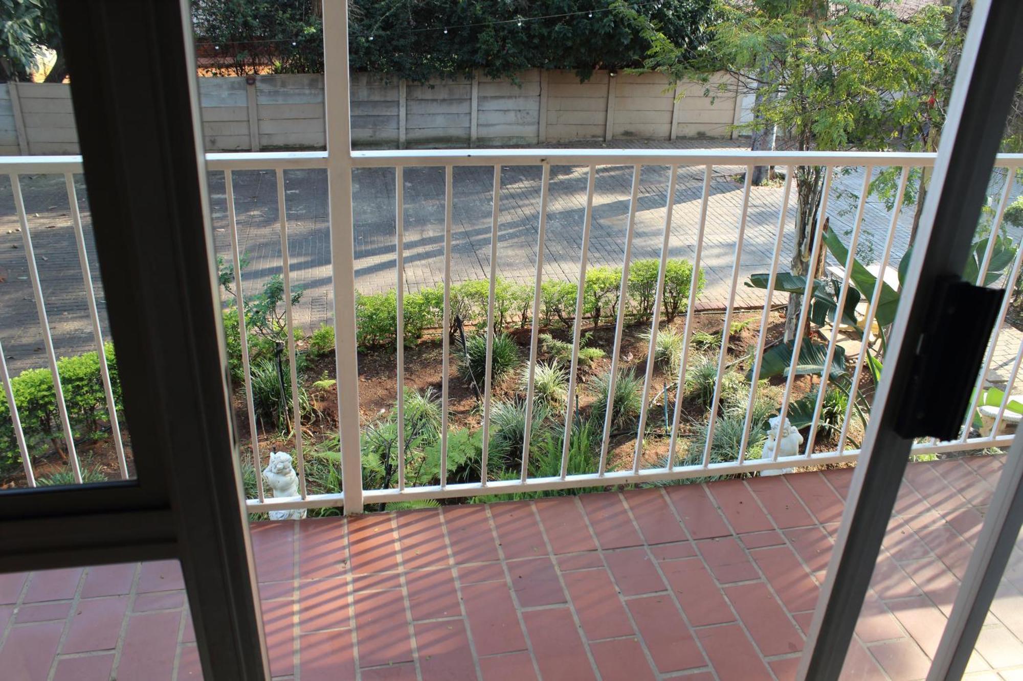 Purple Olive Guest House Pretoria-Noord Extérieur photo