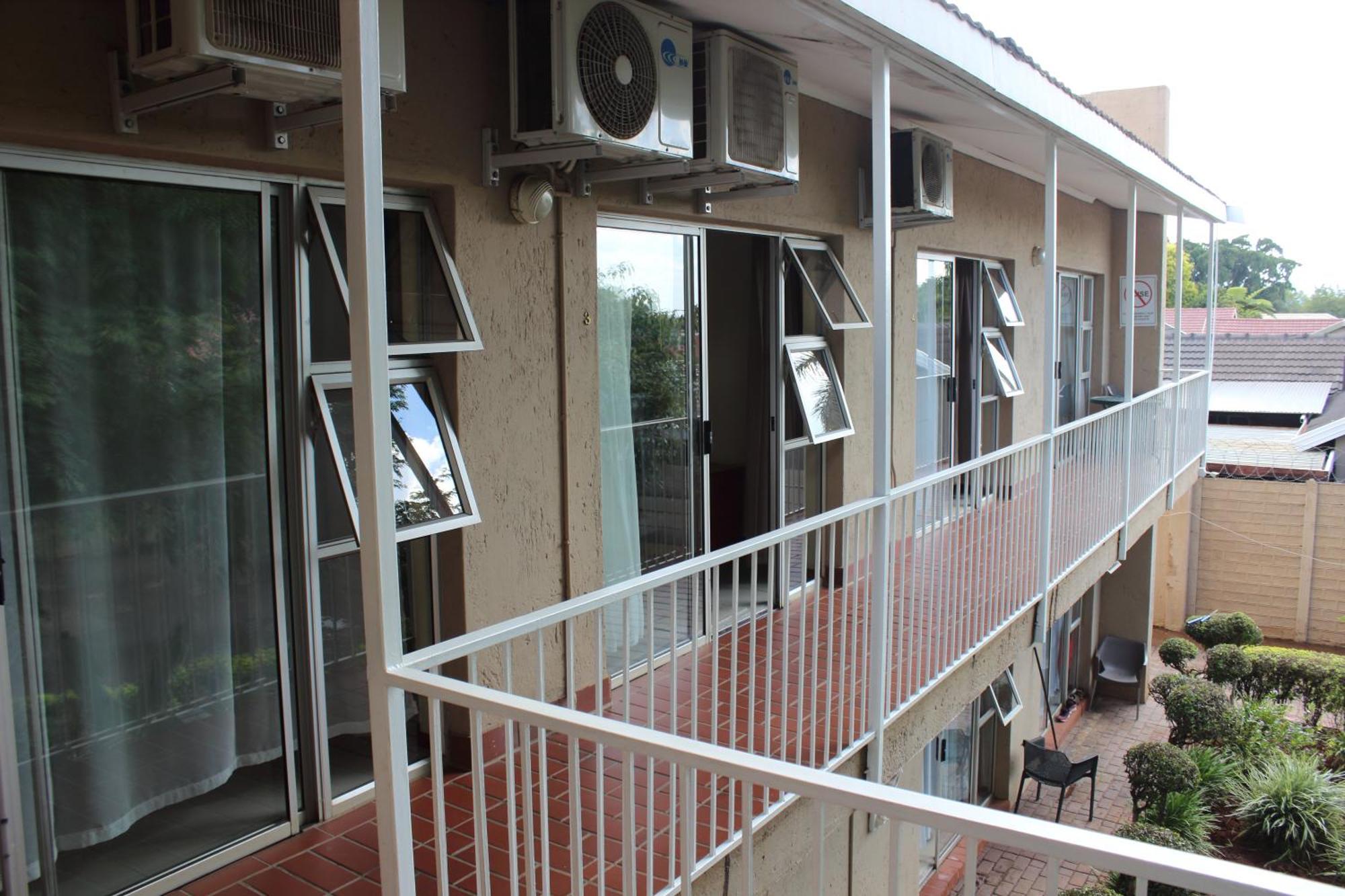 Purple Olive Guest House Pretoria-Noord Extérieur photo