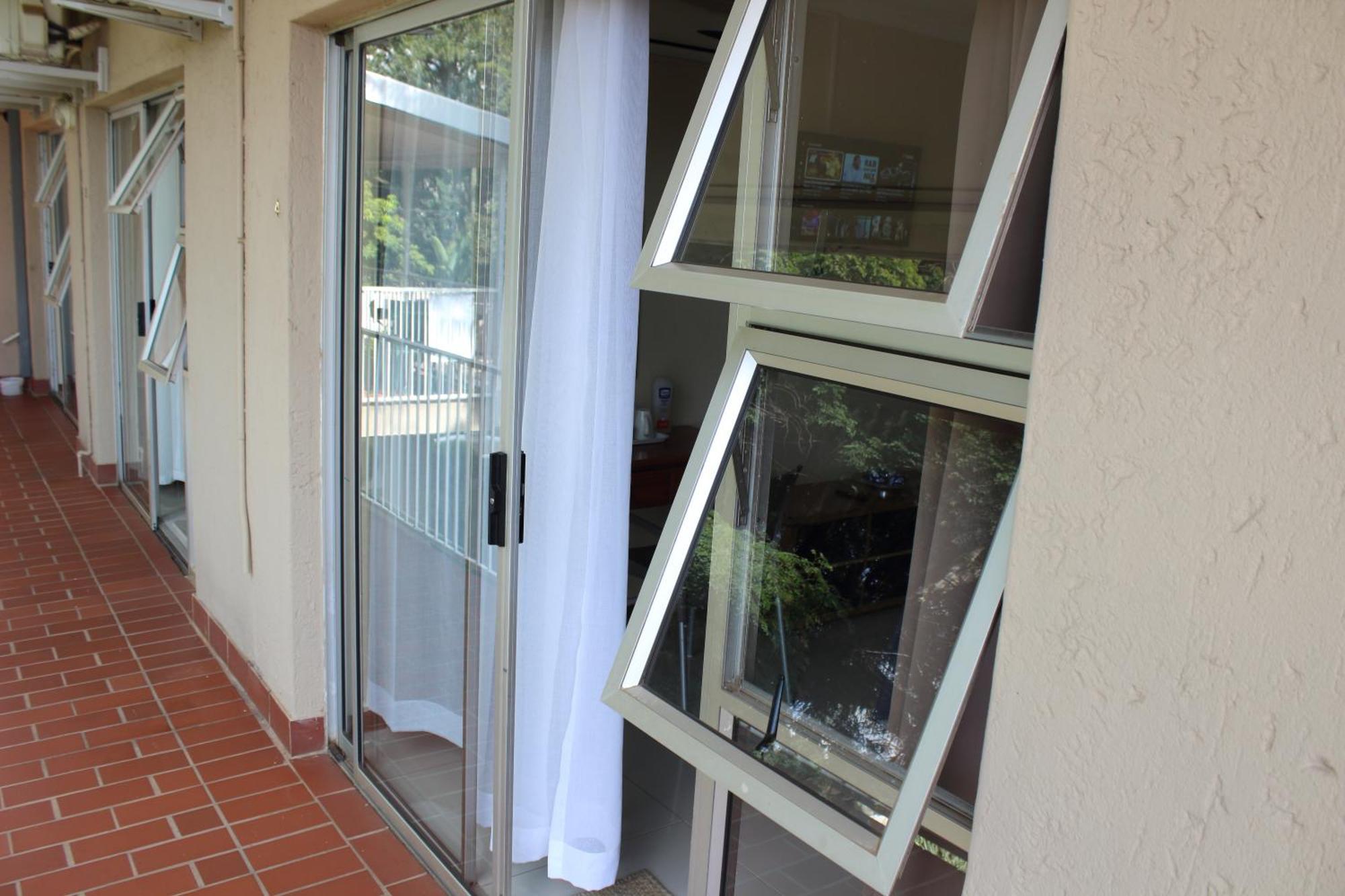 Purple Olive Guest House Pretoria-Noord Extérieur photo