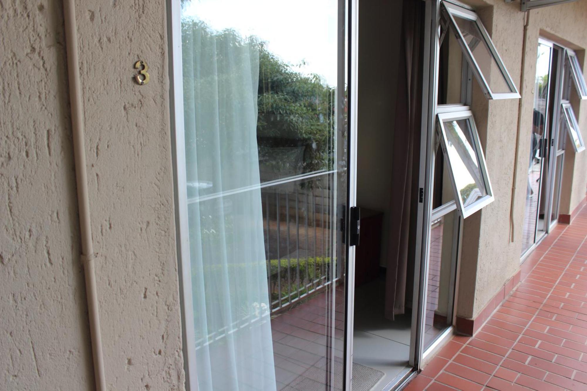 Purple Olive Guest House Pretoria-Noord Extérieur photo
