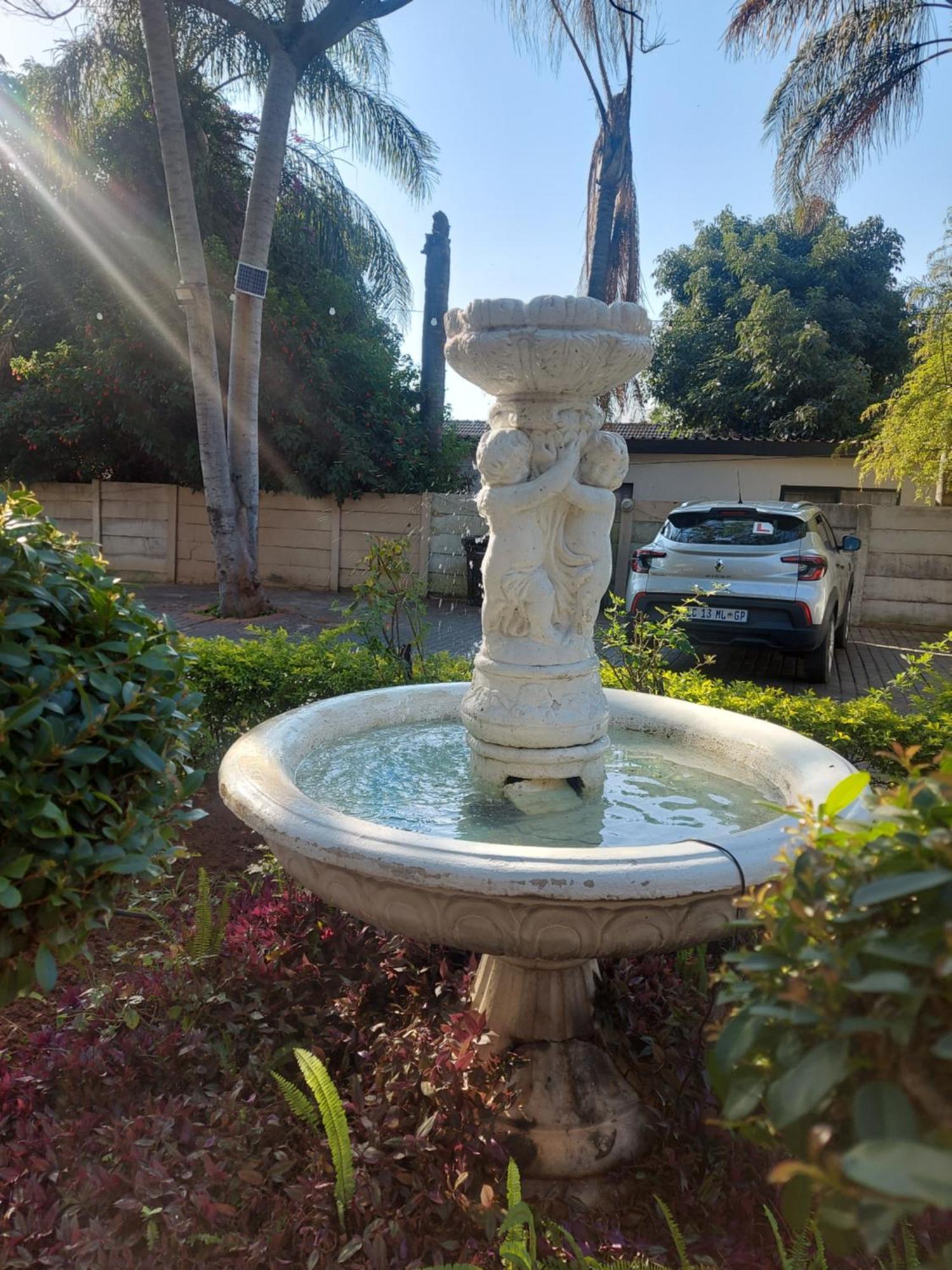 Purple Olive Guest House Pretoria-Noord Extérieur photo