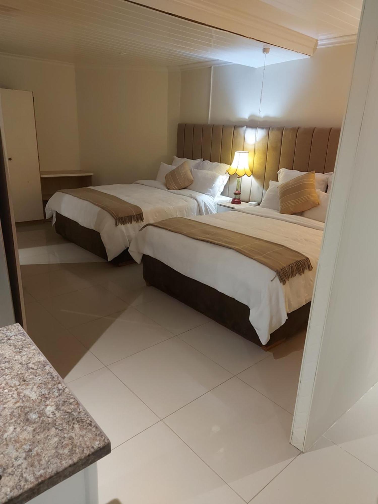 Purple Olive Guest House Pretoria-Noord Extérieur photo