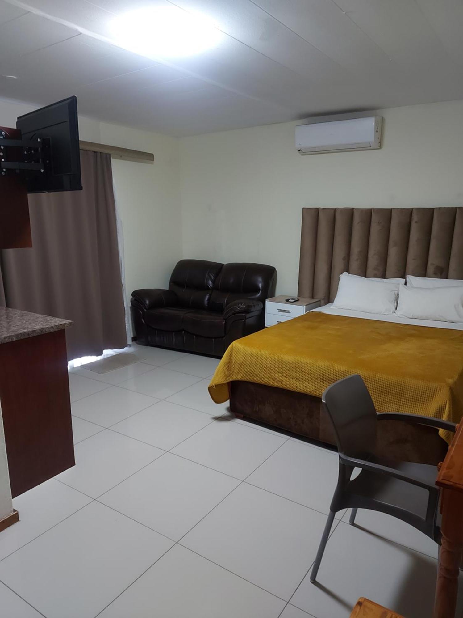 Purple Olive Guest House Pretoria-Noord Extérieur photo
