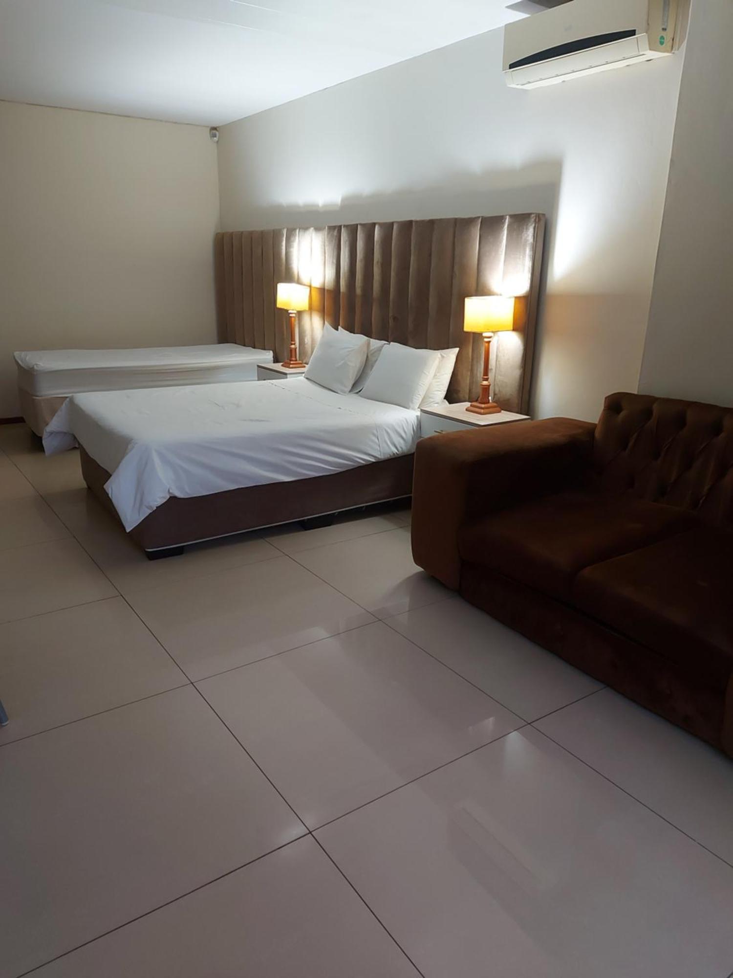 Purple Olive Guest House Pretoria-Noord Extérieur photo
