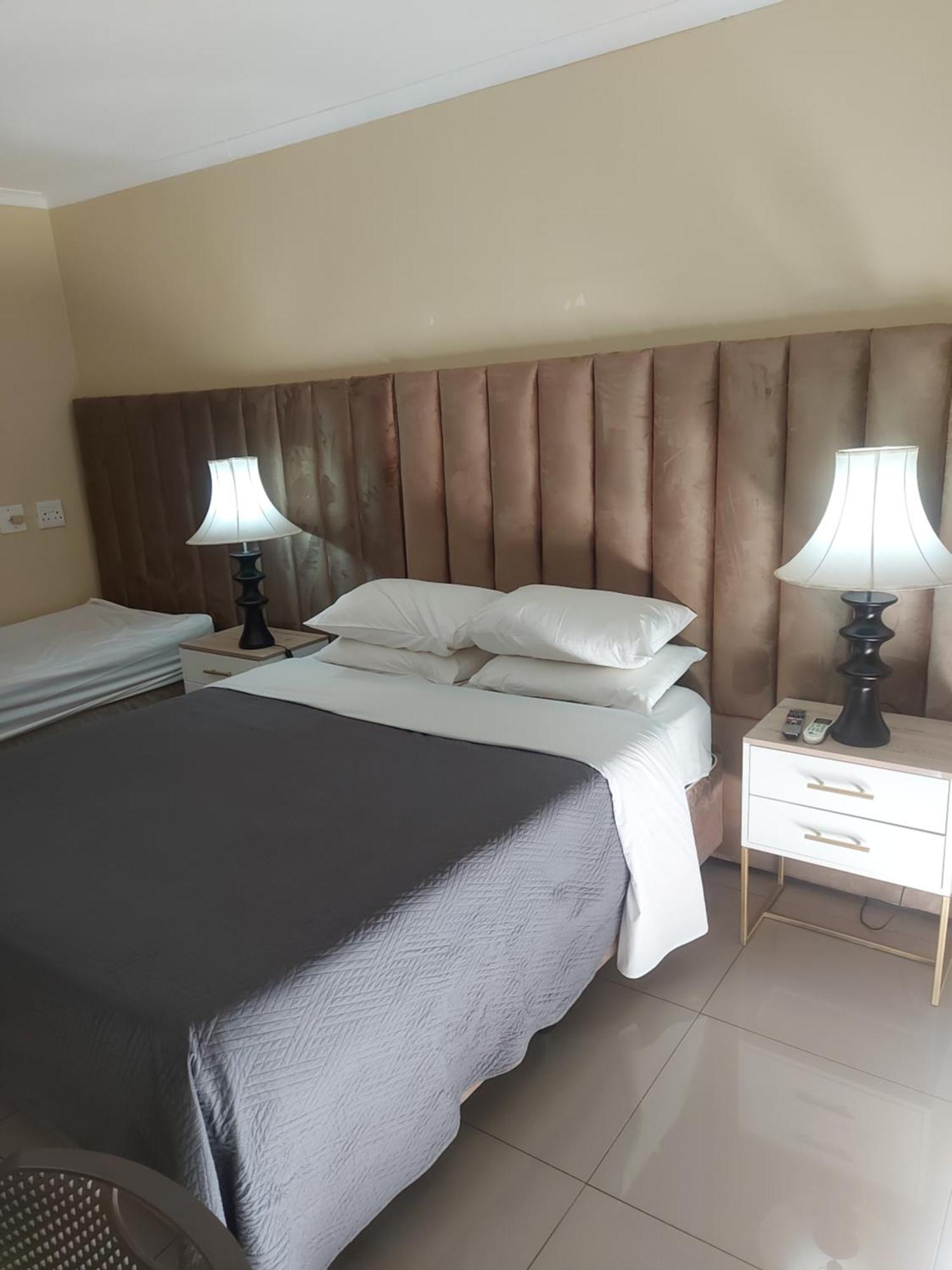 Purple Olive Guest House Pretoria-Noord Extérieur photo