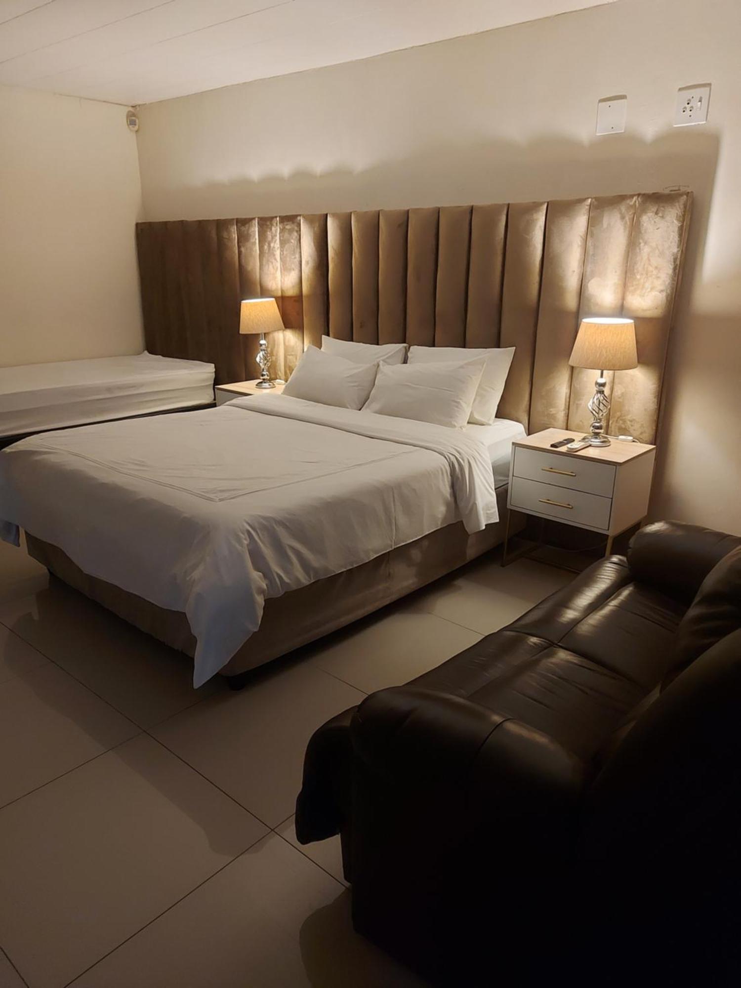 Purple Olive Guest House Pretoria-Noord Extérieur photo
